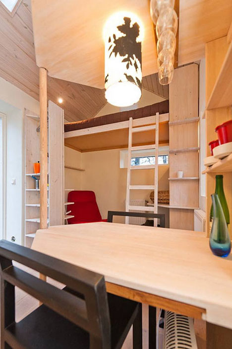 micro-cottage-prototype-interior